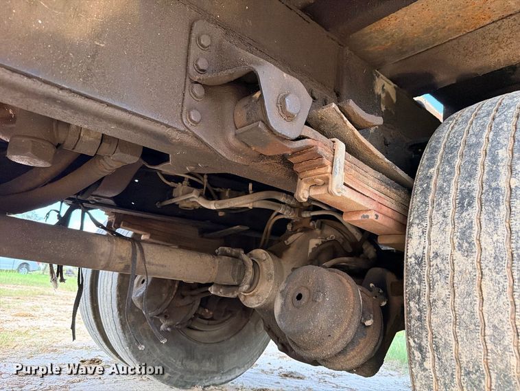 image for item FB8279 1993 GMC TopKick flatbed truck