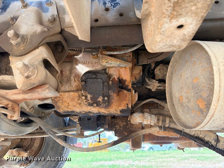 image for item FB8279 1993 GMC TopKick flatbed truck