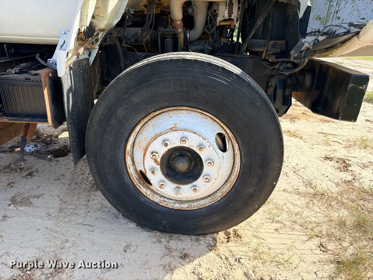 image for item FB8279 1993 GMC TopKick flatbed truck