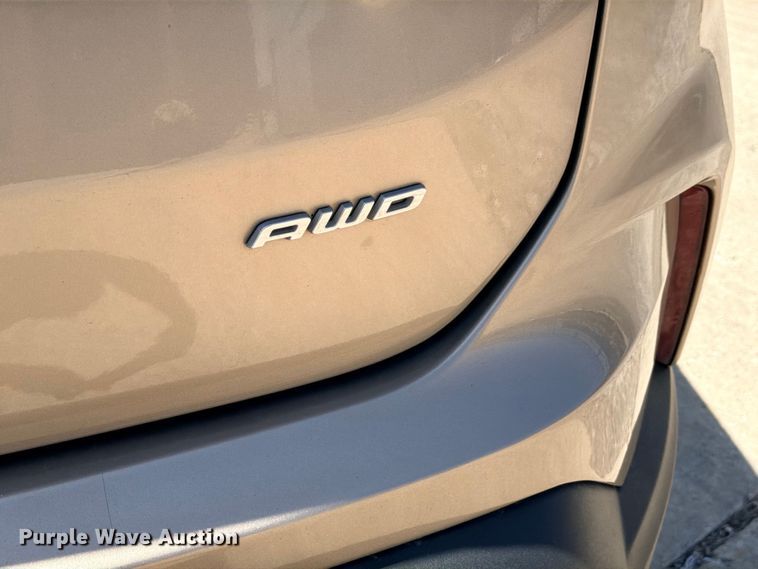 image for item FB8283 2021 Ford Edge SEL SUV