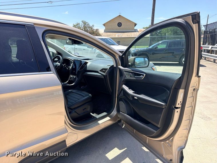 image for item FB8283 2021 Ford Edge SEL SUV