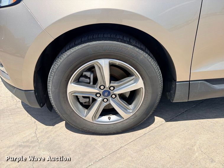image for item FB8283 2021 Ford Edge SEL SUV