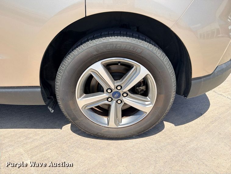 image for item FB8283 2021 Ford Edge SEL SUV