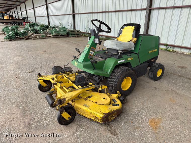 John Deere F725 lawn mower