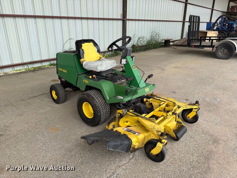 image for item FC0986 John Deere F725 lawn mower