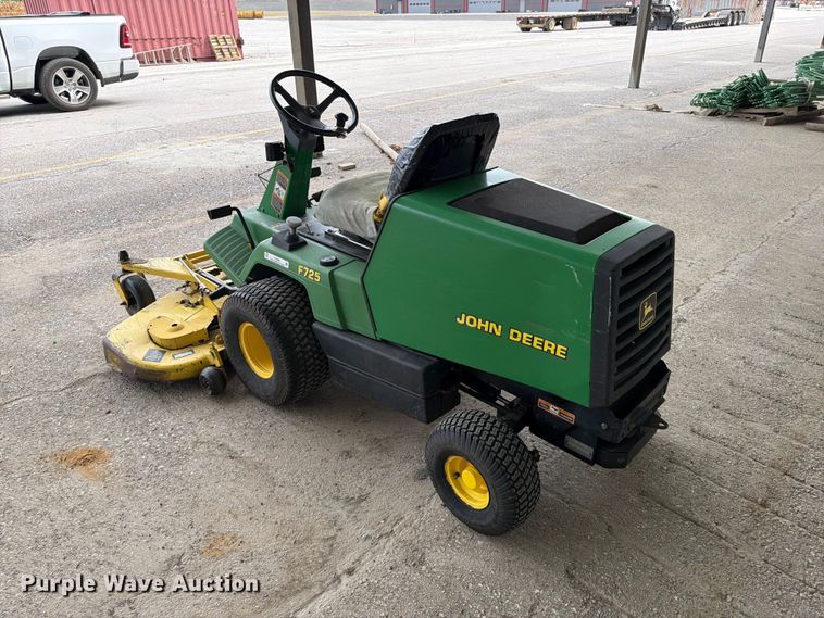 image for item FC0986 John Deere F725 lawn mower