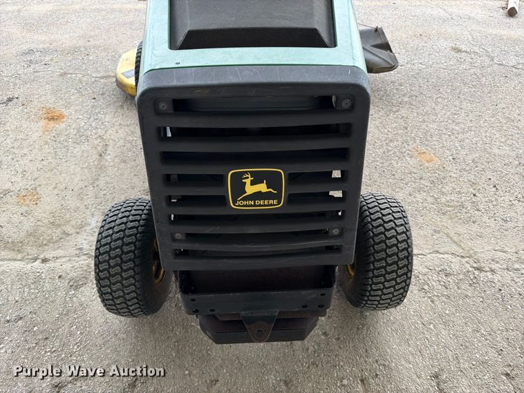 image for item FC0986 John Deere F725 lawn mower