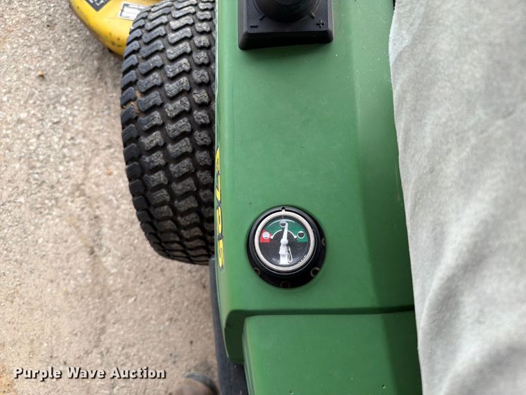 image for item FC0986 John Deere F725 lawn mower