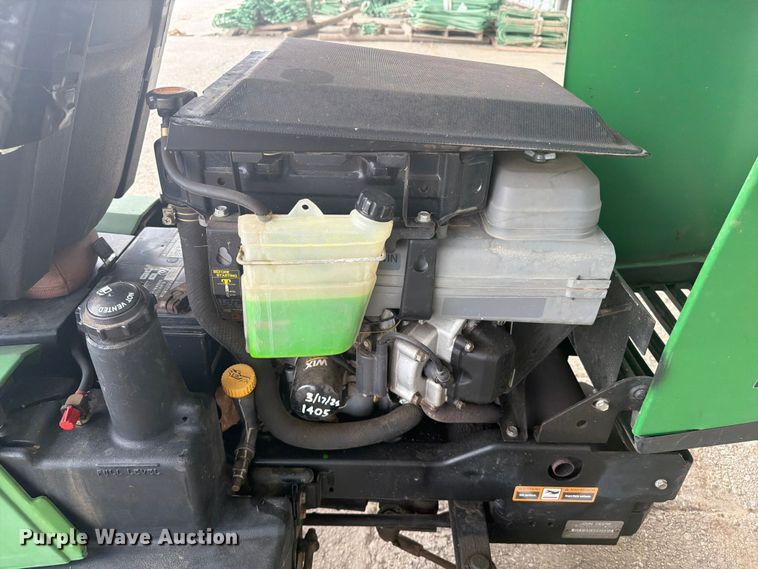 image for item FC0986 John Deere F725 lawn mower