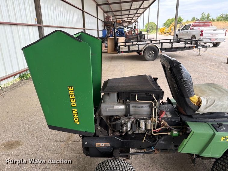 image for item FC0986 John Deere F725 lawn mower