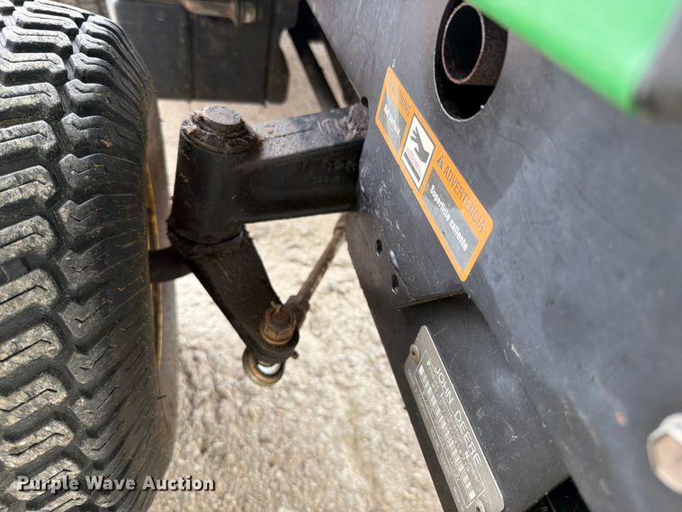 image for item FC0986 John Deere F725 lawn mower