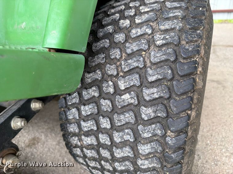 image for item FC0986 John Deere F725 lawn mower