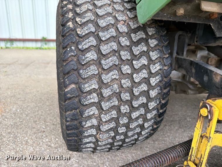 image for item FC0986 John Deere F725 lawn mower