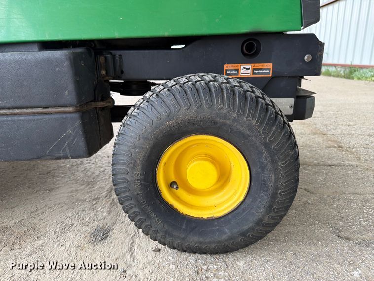 image for item FC0986 John Deere F725 lawn mower