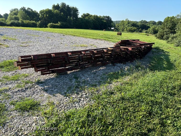 image for item FC1943 (5) 40' steel trusses