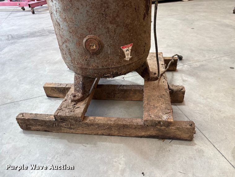 image for item FC1955 Ingersoll-Rand IR5E6VA air compressor