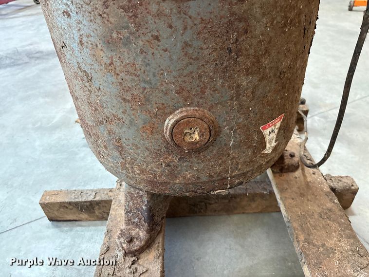 image for item FC1955 Ingersoll-Rand IR5E6VA air compressor