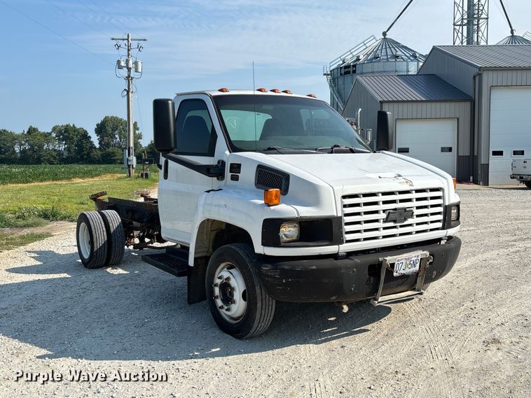image for item FC1963 2003 Chevrolet C4500 truck cab and chassis