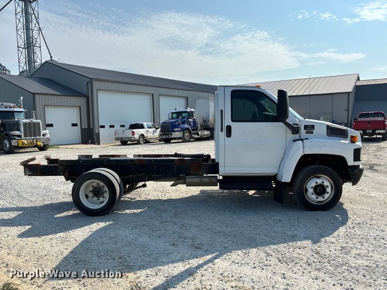 image for item FC1963 2003 Chevrolet C4500 truck cab and chassis