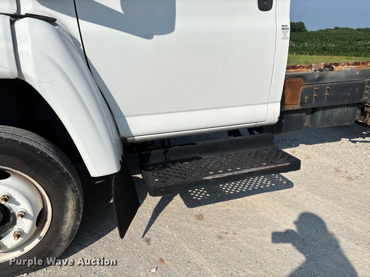 image for item FC1963 2003 Chevrolet C4500 truck cab and chassis