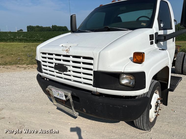 image for item FC1963 2003 Chevrolet C4500 truck cab and chassis