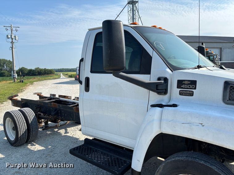 image for item FC1963 2003 Chevrolet C4500 truck cab and chassis