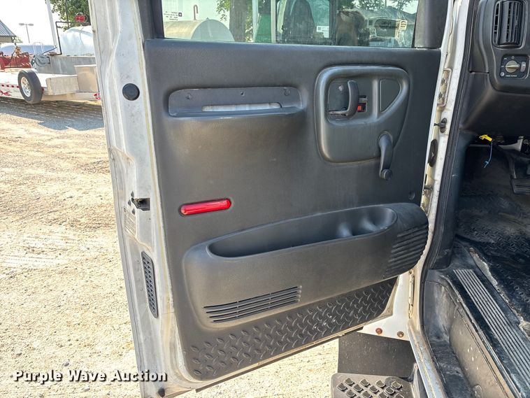 image for item FC1963 2003 Chevrolet C4500 truck cab and chassis