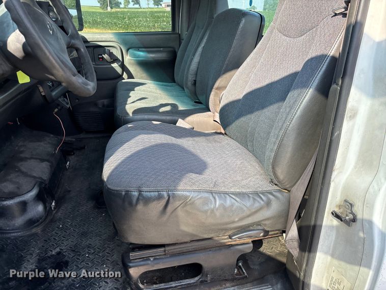 image for item FC1963 2003 Chevrolet C4500 truck cab and chassis