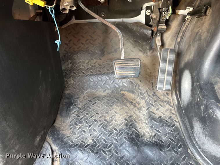 image for item FC1963 2003 Chevrolet C4500 truck cab and chassis