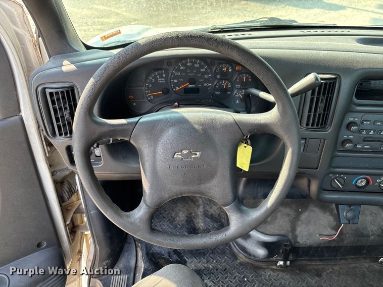 image for item FC1963 2003 Chevrolet C4500 truck cab and chassis