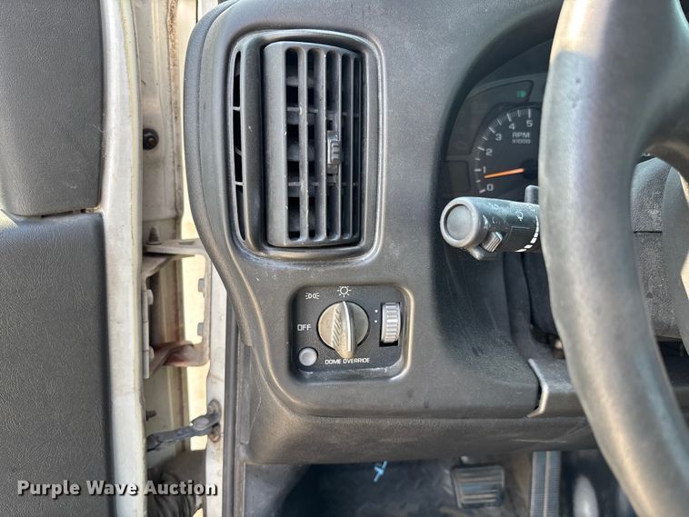 image for item FC1963 2003 Chevrolet C4500 truck cab and chassis