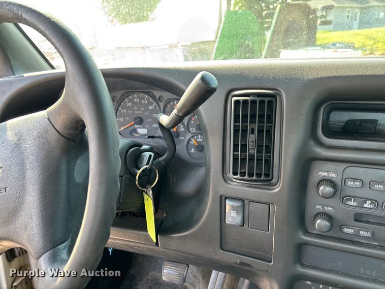 image for item FC1963 2003 Chevrolet C4500 truck cab and chassis