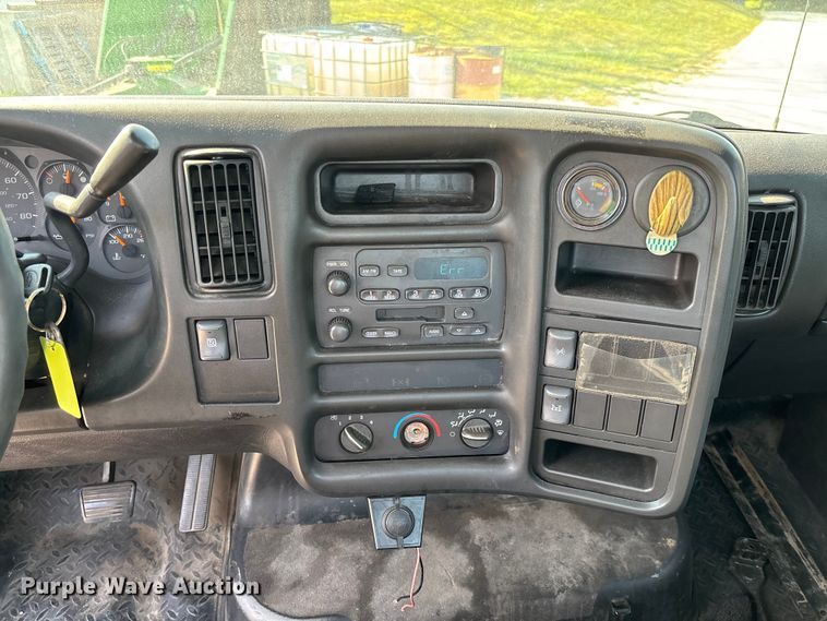 image for item FC1963 2003 Chevrolet C4500 truck cab and chassis