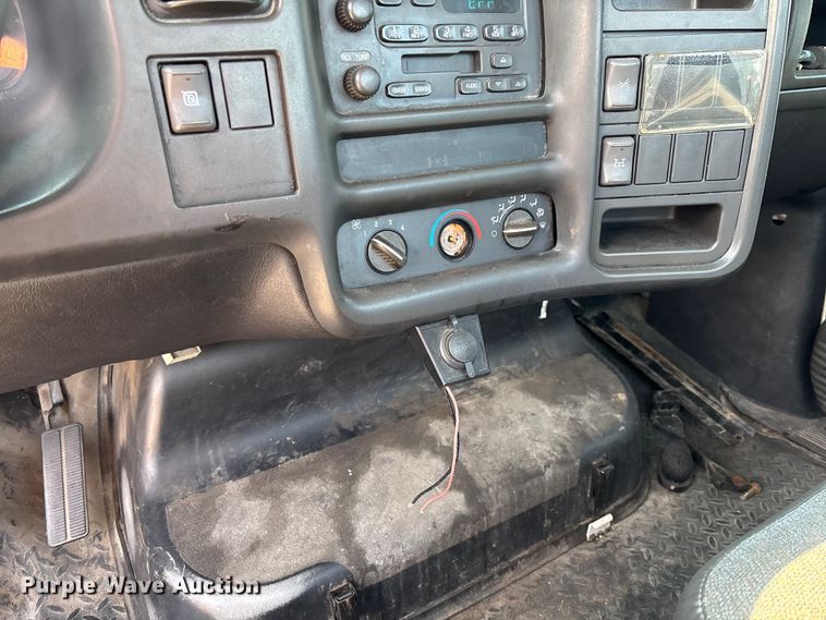 image for item FC1963 2003 Chevrolet C4500 truck cab and chassis