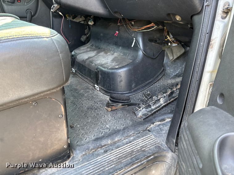 image for item FC1963 2003 Chevrolet C4500 truck cab and chassis