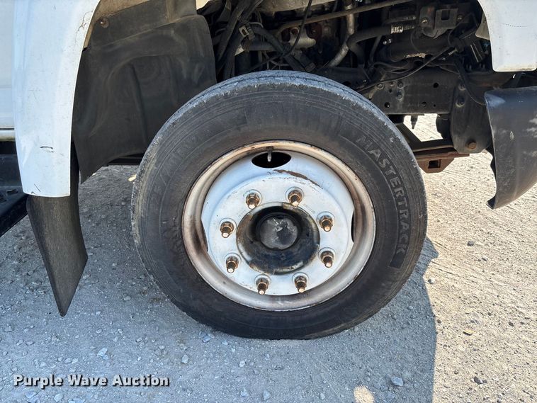 image for item FC1963 2003 Chevrolet C4500 truck cab and chassis