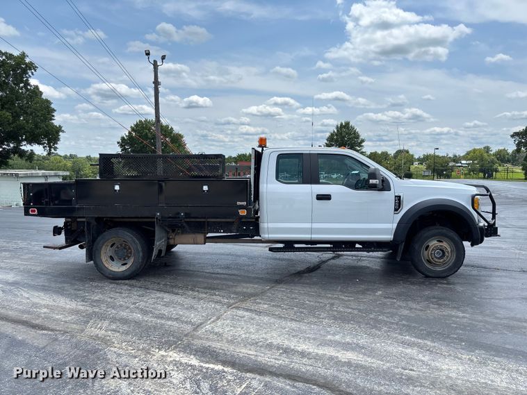 image for item FC1979 2017 Ford F450 Super Duty XL Ext. Cab flatbed truck