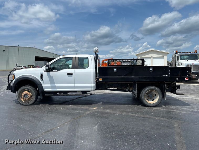 image for item FC1979 2017 Ford F450 Super Duty XL Ext. Cab flatbed truck
