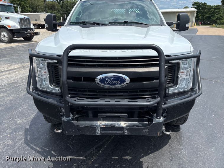 image for item FC1979 2017 Ford F450 Super Duty XL Ext. Cab flatbed truck