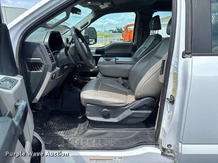 image for item FC1979 2017 Ford F450 Super Duty XL Ext. Cab flatbed truck