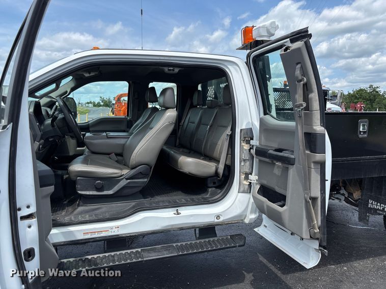 image for item FC1979 2017 Ford F450 Super Duty XL Ext. Cab flatbed truck