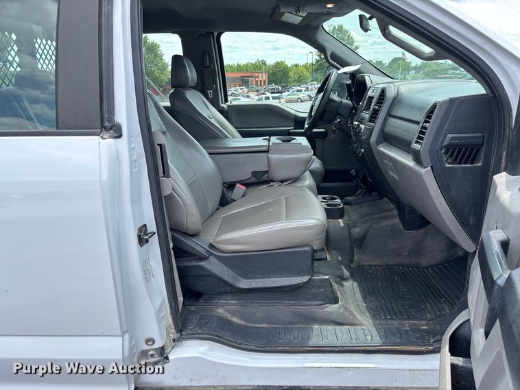 image for item FC1979 2017 Ford F450 Super Duty XL Ext. Cab flatbed truck