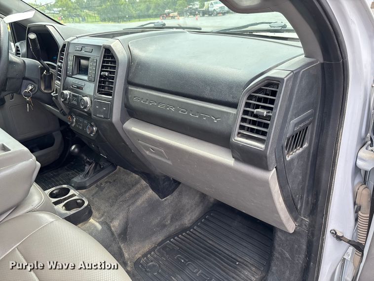 image for item FC1979 2017 Ford F450 Super Duty XL Ext. Cab flatbed truck