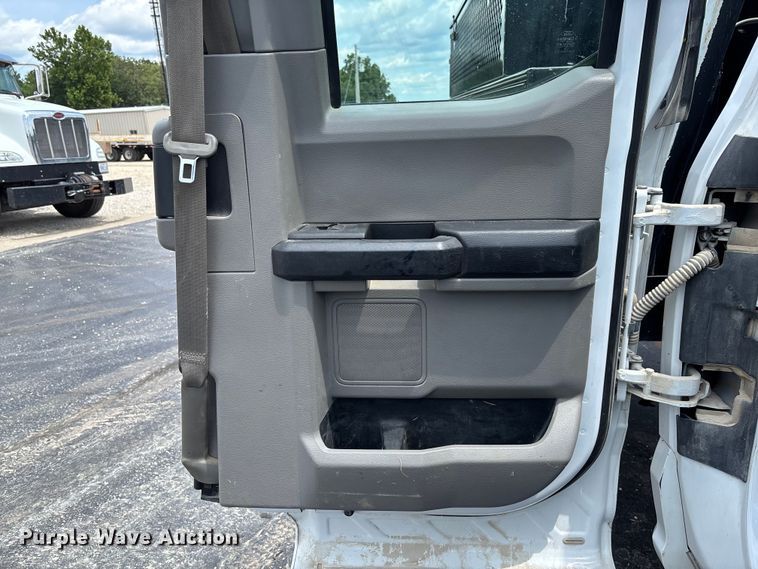 image for item FC1979 2017 Ford F450 Super Duty XL Ext. Cab flatbed truck