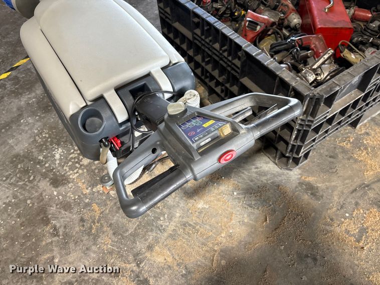 image for item FC1981 Tools