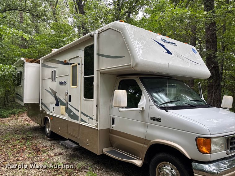 image for item FC1982 2005 Ford E450 Super Duty Atlantis Holiday Rambler RV