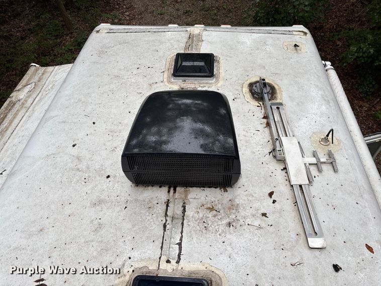 image for item FC1982 2005 Ford E450 Super Duty Atlantis Holiday Rambler RV