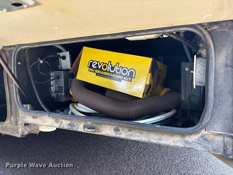 image for item FC1982 2005 Ford E450 Super Duty Atlantis Holiday Rambler RV
