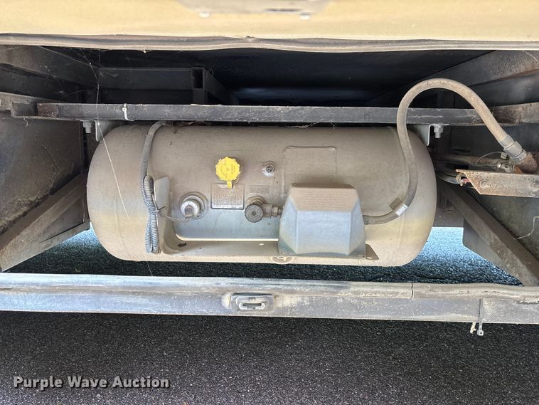 image for item FC1982 2005 Ford E450 Super Duty Atlantis Holiday Rambler RV