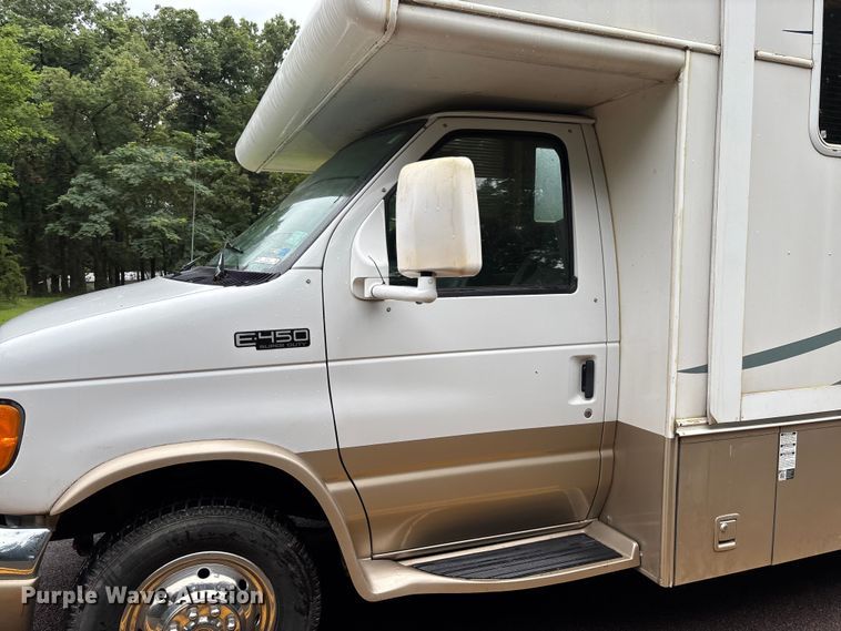 image for item FC1982 2005 Ford E450 Super Duty Atlantis Holiday Rambler RV